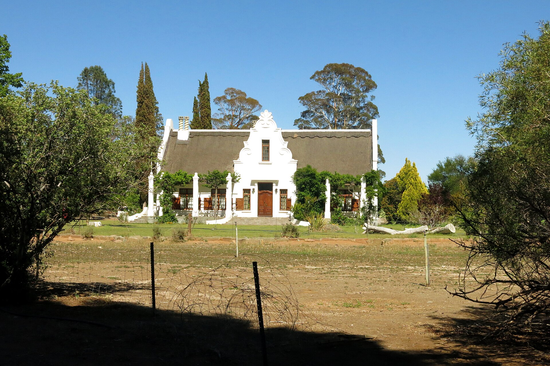 'n Ou plaashuis met 'n gewel in die Noord-Kaap